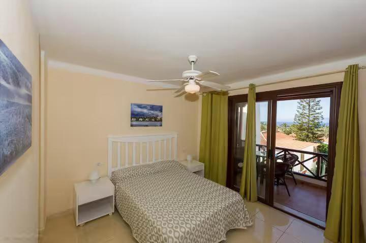 Apartment In Playa De Las Americas 1 エクステリア 写真