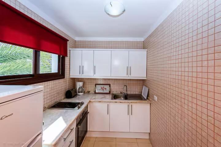 Apartment In Playa De Las Americas 1 部屋 写真