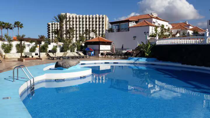 Apartment In Playa De Las Americas 1 部屋 写真