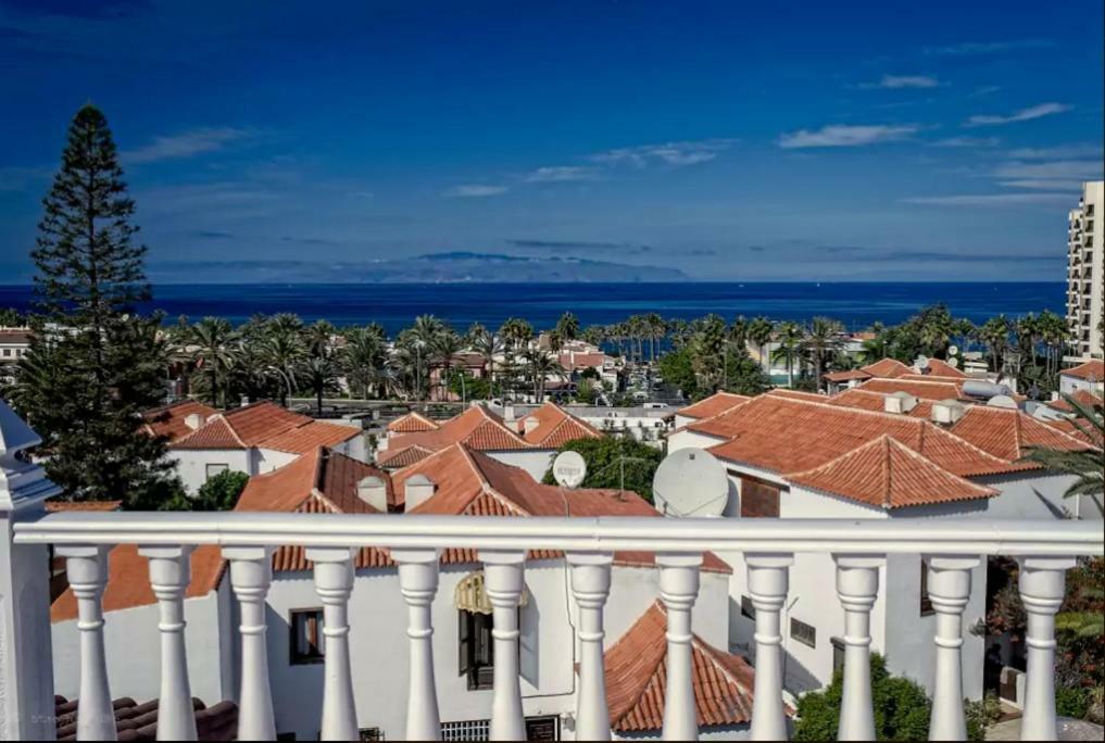 Apartment In Playa De Las Americas 1 エクステリア 写真