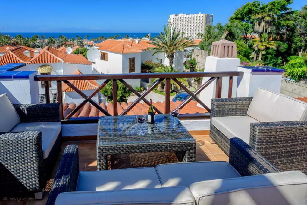 Apartment In Playa De Las Americas 1 エクステリア 写真