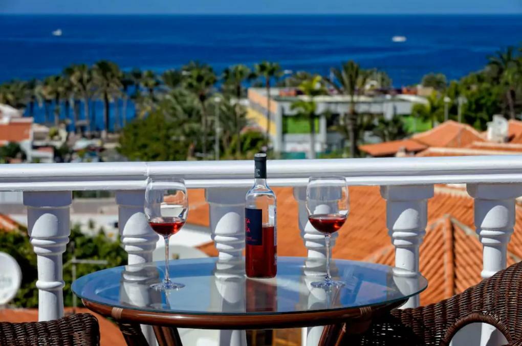 Apartment In Playa De Las Americas 1 エクステリア 写真