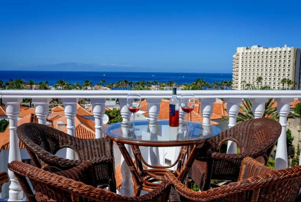 Apartment In Playa De Las Americas 1 エクステリア 写真